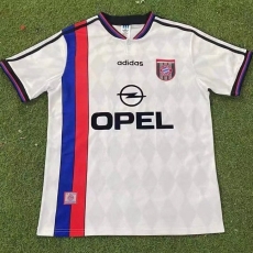 95-96 Bayern Away